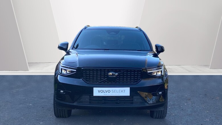 Volvo XC40 2.0 B4P Plus Black Edition 5dr Auto Petrol Estate